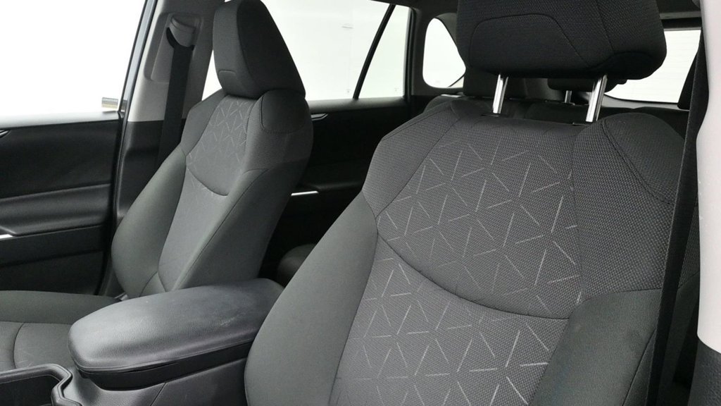 Used 2024 Toyota RAV4 XLE FWD image 10