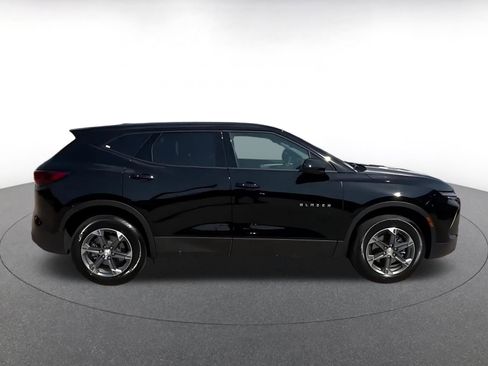 Used 2025 Chevrolet Blazer LT FWD image 9