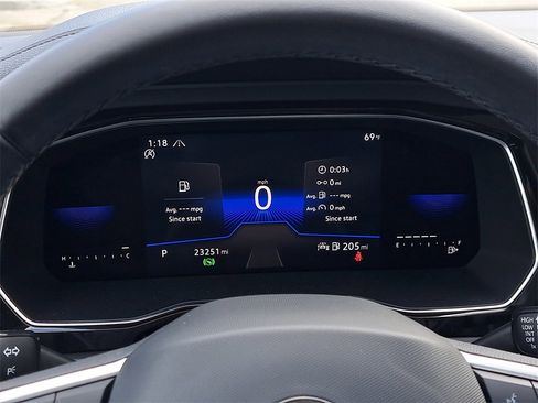 Used 2023 Volkswagen Jetta SE w/ Panoramic Sunroof Package image 11