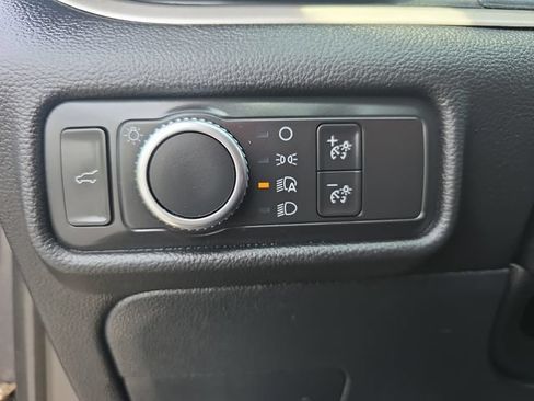 Used 2020 Ford Explorer XLT RWD image 27