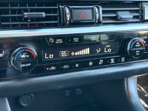Certified 2025 Nissan Pathfinder SV FWD image 24