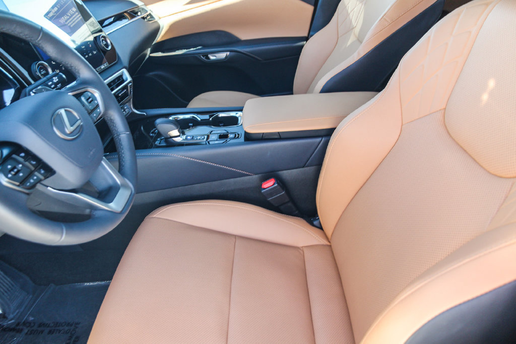 Certified 2025 Lexus RX 350 FWD w/ Accessory Package image 19