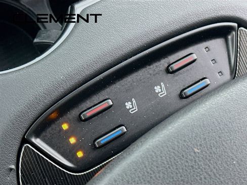 Used 2021 Toyota Venza XLE w/ Softex Package image 23