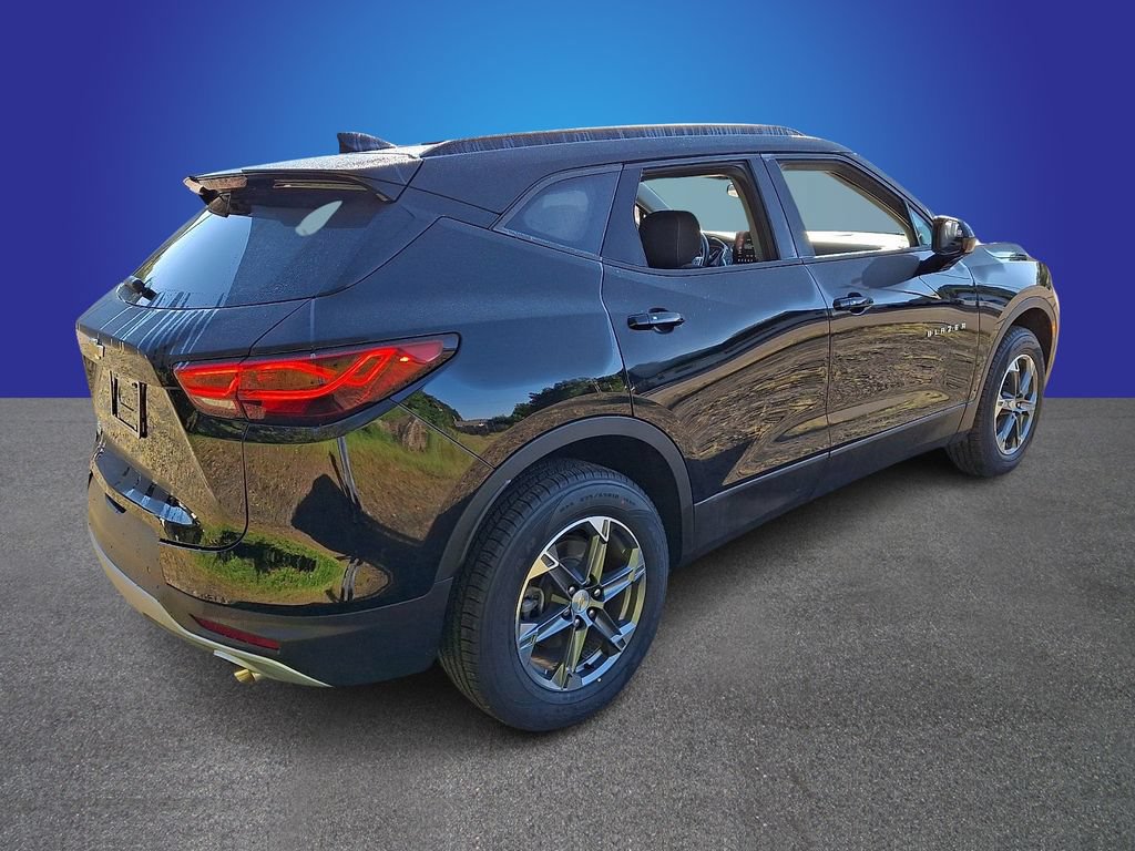 Used 2024 Chevrolet Blazer LT w/ Convenience Package FWD image 4