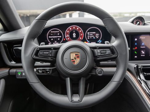 Certified 2025 Porsche Panamera image 13