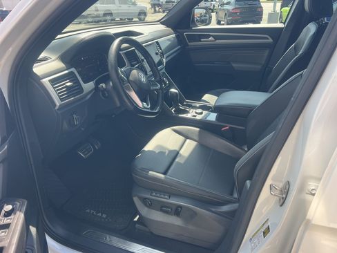 Used 2023 Volkswagen Atlas Cross Sport SEL R-Line AWD/4WD image 20