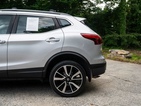 Used 2017 Nissan Rogue Sport SL FWD image 5