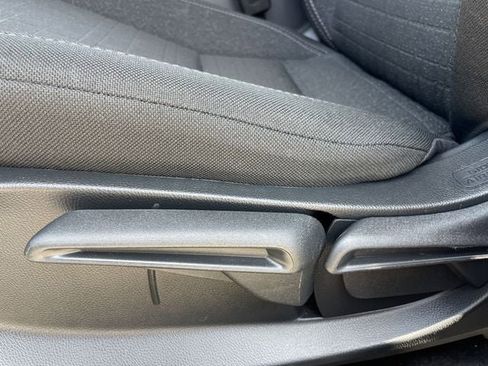 Used 2025 Honda HR-V LX image 24