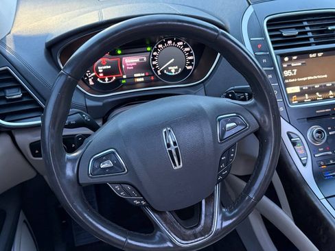 Used 2016 Lincoln MKX Reserve w/ Technology Package FWD image 13