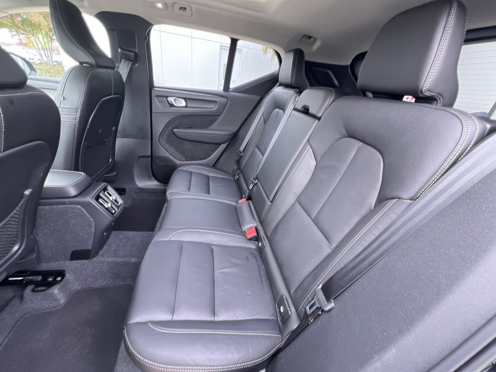 Used 2024 Volvo XC40 B5 Plus w/ Climate Package AWD/4WD image 25