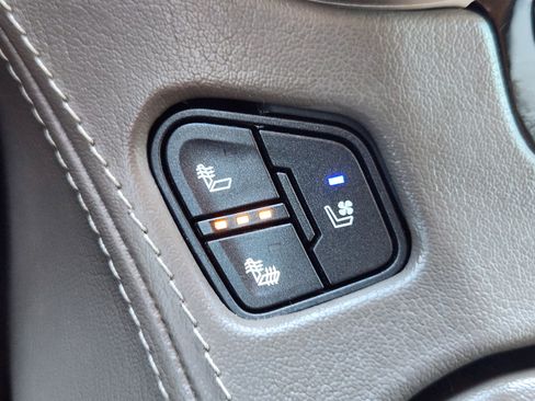 Used 2019 GMC Yukon Denali AWD/4WD image 26