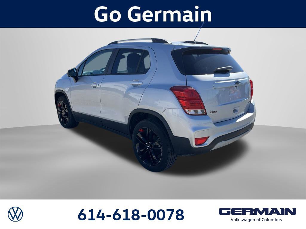Used 2021 Chevrolet Trax LT w/ Redline Edition AWD/4WD image 4