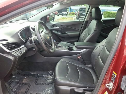 Used 2017 Chevrolet Volt LT w/ Comfort Package FWD image 16