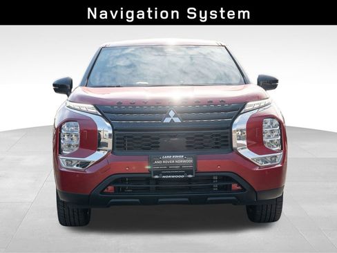 Used 2023 Mitsubishi Outlander SE Black Edition image 2