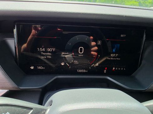 Used 2025 GMC Acadia Denali FWD image 8
