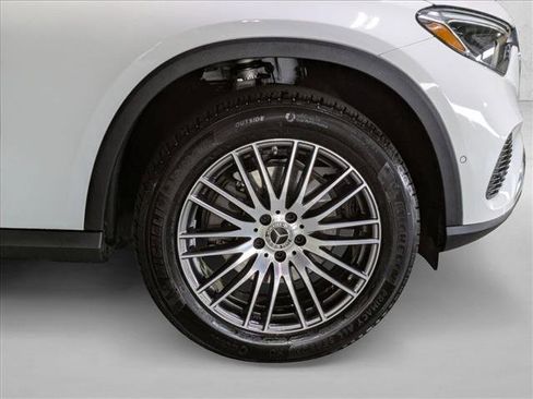 Certified 2025 Mercedes-Benz GLC 300 image 21