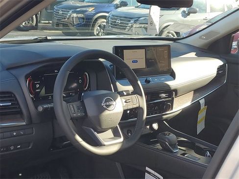 New 2026 Nissan Rogue Platinum w/ Platinum Premium Package image 11