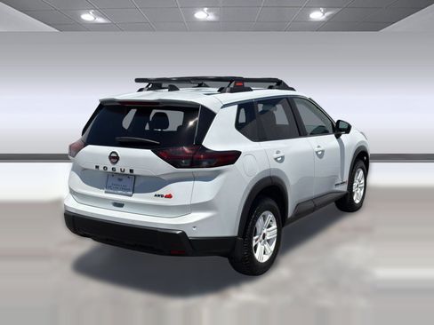 Used 2026 Nissan Rogue SV AWD/4WD image 8