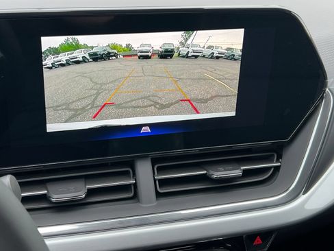 New 2026 Chevrolet Trax LT w/ LT Convenience Package FWD image 21