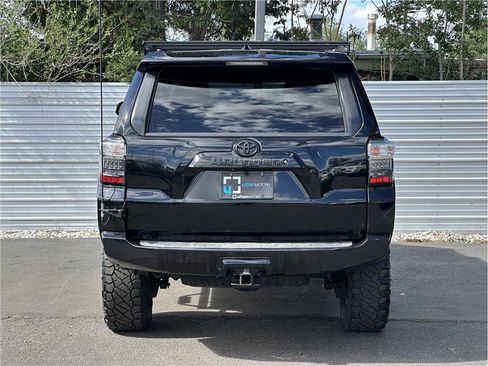 Used 2019 Toyota 4Runner SR5 AWD/4WD image 11