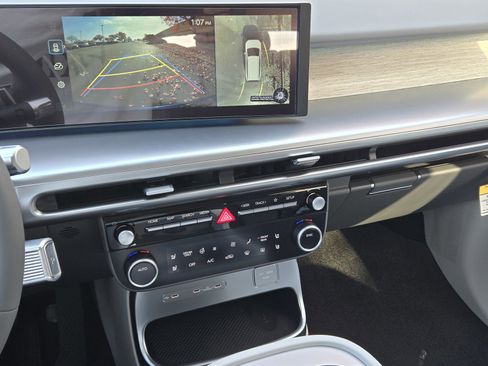 New 2026 Hyundai Ioniq 9 Limited image 21