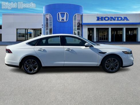 Used 2023 Honda Accord EX image 8