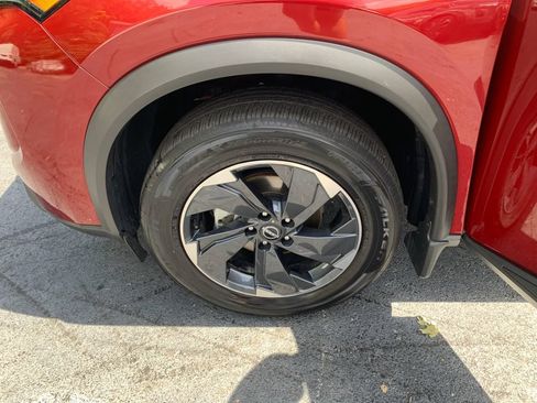 Used 2025 Nissan Rogue SV FWD image 27