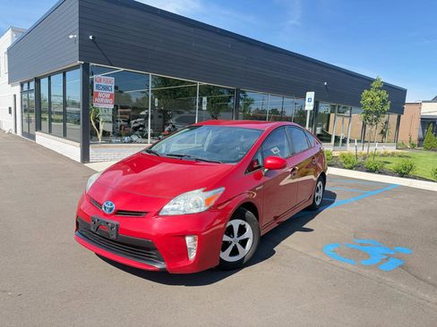 Used 2014 Toyota Prius Four FWD image 1