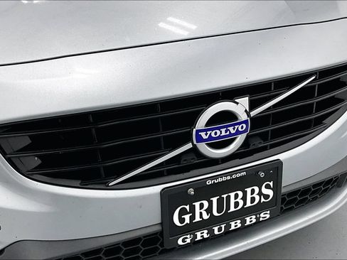 Used 2018 Volvo S60 T5 Dynamic w/ Vision Package FWD image 28