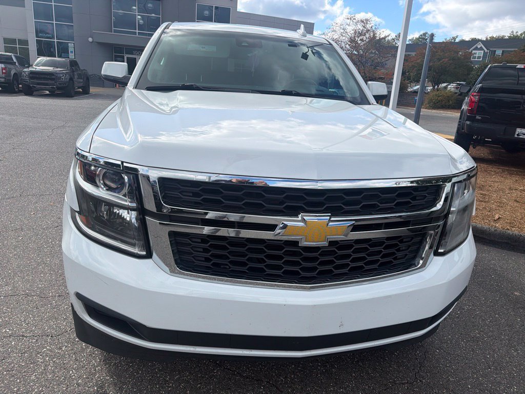 Used 2017 Chevrolet Suburban LT RWD image 3
