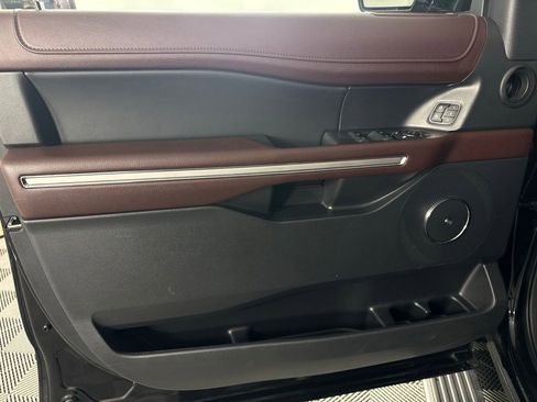 Used 2024 Ford Expedition Limited AWD/4WD image 9