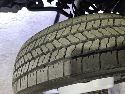 Used 2017 Ford F550 2WD Regular Cab Super Duty image 12