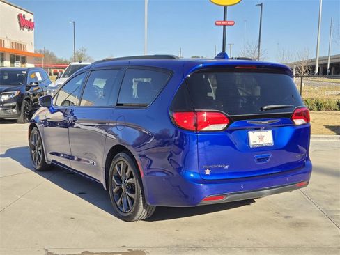 Used 2018 Chrysler Pacifica Limited w/ Advanced Safetytec Group image 4