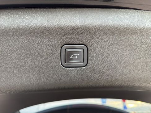 Used 2023 Buick Enclave Essence w/ Experience Buick Package image 16