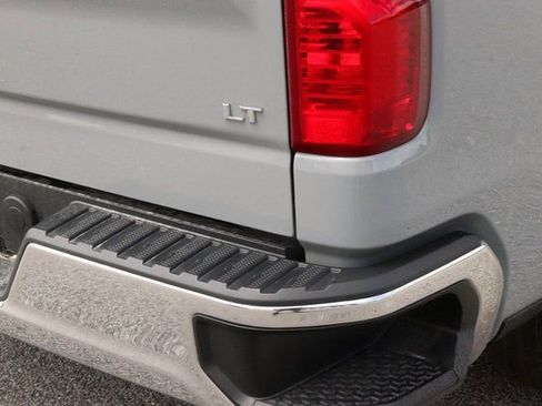 Used 2024 Chevrolet Silverado 1500 LT image 10