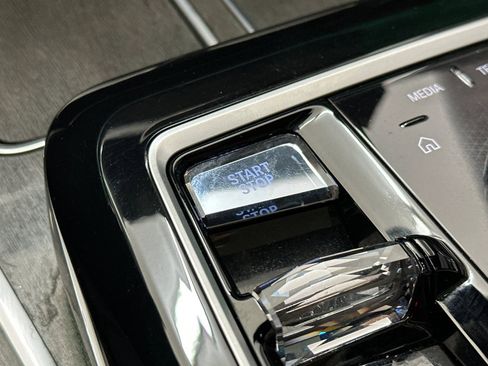 Certified 2024 BMW i7 xDrive60 AWD/4WD image 23
