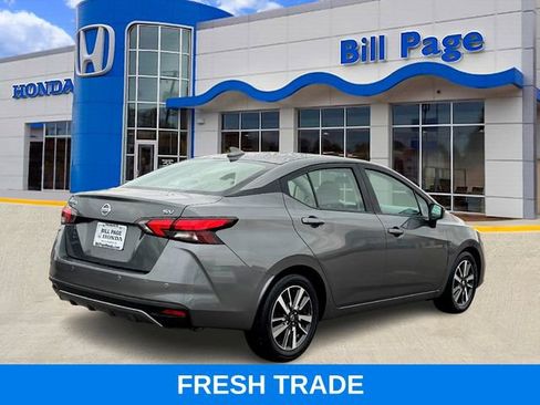Used 2021 Nissan Versa SV image 4