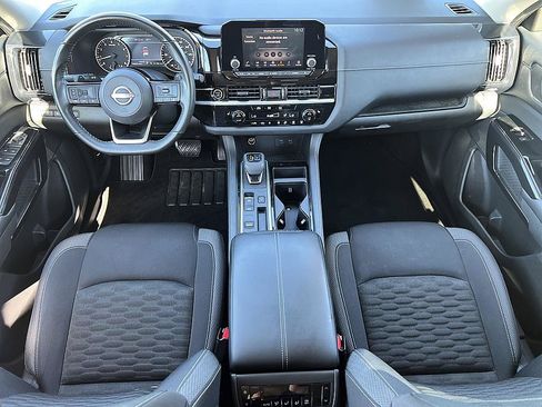 Certified 2022 Nissan Pathfinder SV w/ SV Black Package FWD image 18