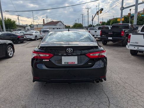 Used 2020 Toyota Camry SE FWD image 7