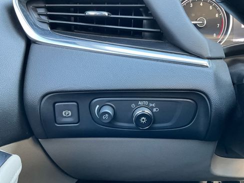 Used 2020 Buick Enclave Premium w/ Sun and Sites Package image 18