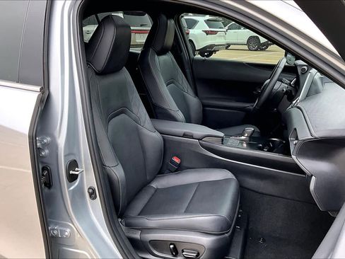 Used 2025 Lexus UX 300h FWD image 9