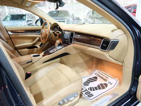 Used 2014 Porsche Panamera 4 image 32