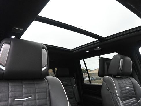 Certified 2023 Cadillac Escalade ESV Sport Platinum image 25