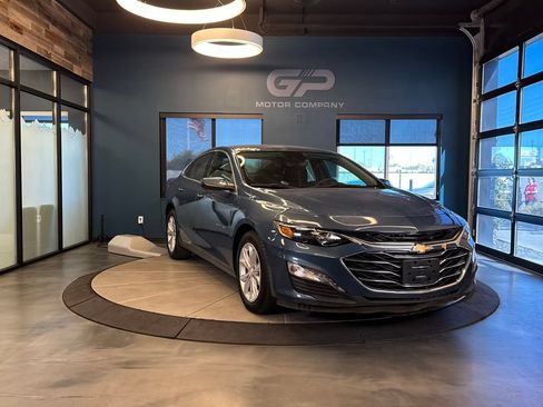 Used 2024 Chevrolet Malibu LT FWD image 1