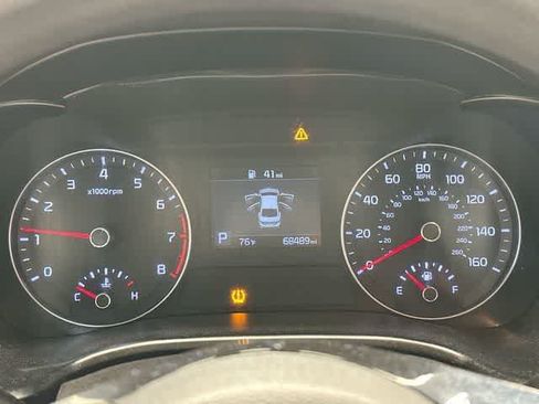 Used 2019 Kia Forte LXS FWD image 6