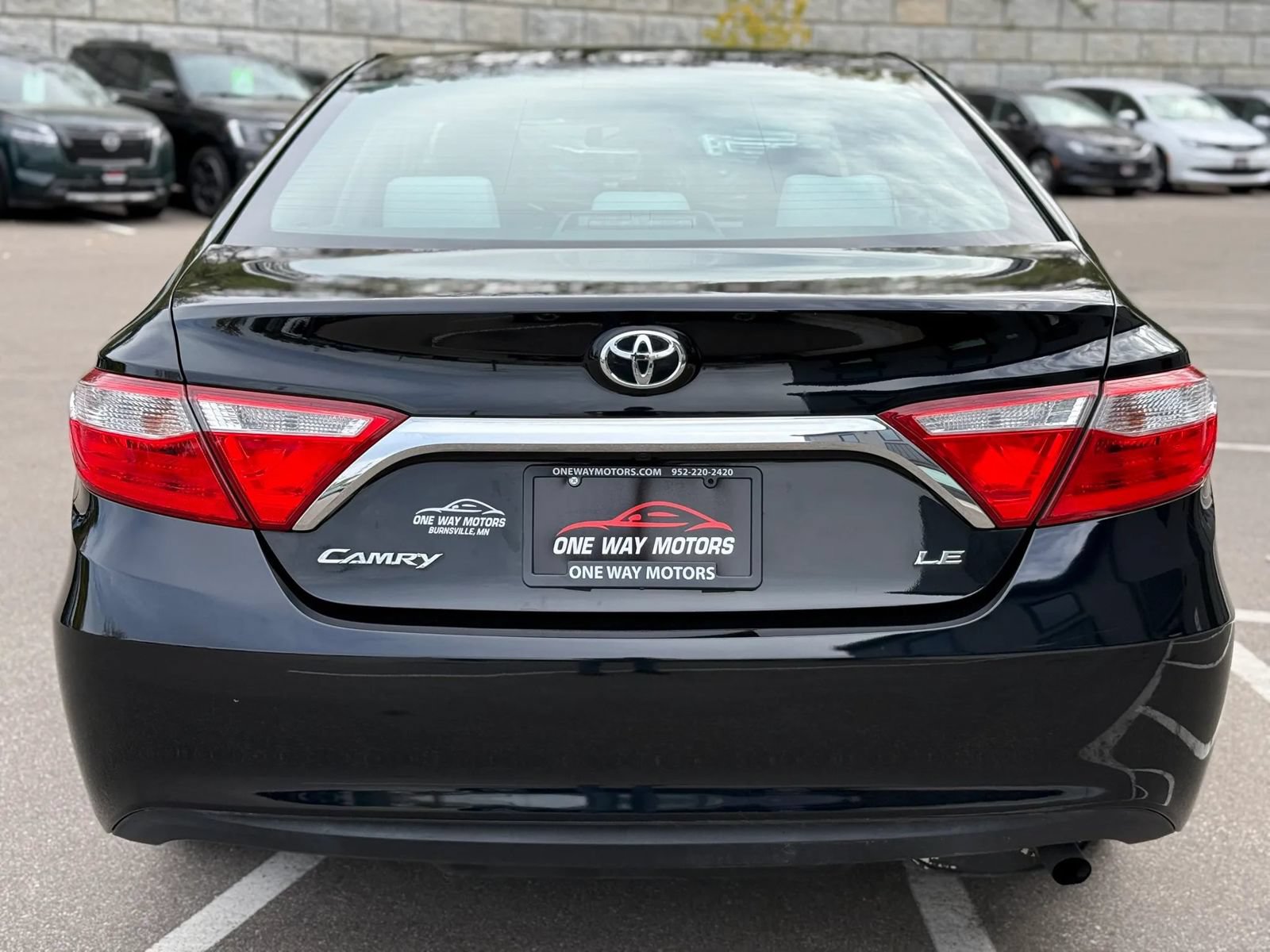 Used 2015 Toyota Camry LE FWD image 4