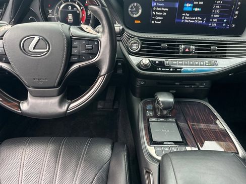 Used 2021 Lexus LS 500 w/ Interior Upgrade Package image 29