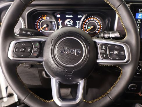 Used 2024 Jeep Wrangler Sahara image 3