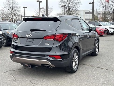 Used 2017 Hyundai Santa Fe Sport image 2