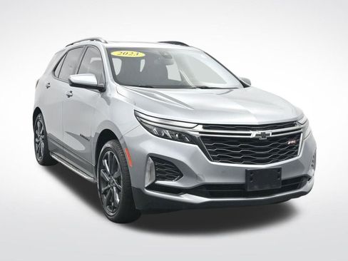Used 2023 Chevrolet Equinox RS w/ LPO, Hit The Road Package FWD image 3